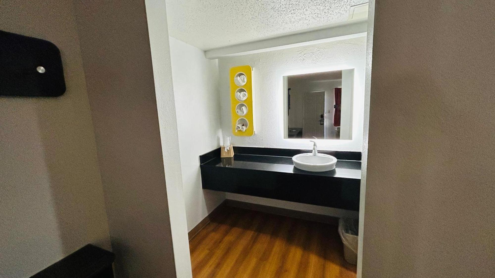Super 7 Inn By Oyo Tupelo Hwy 178 ภายนอก รูปภาพ
