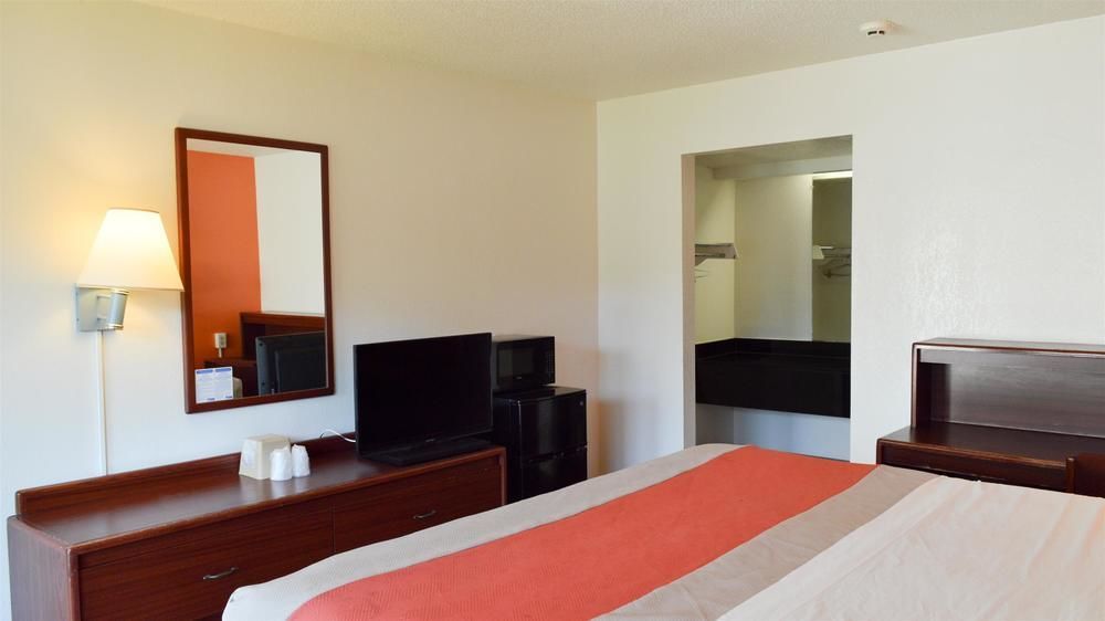 Super 7 Inn By Oyo Tupelo Hwy 178 ภายนอก รูปภาพ